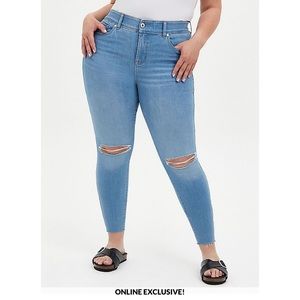 Torrid-Bombshell Skinny Jean Super Soft Light Wash
